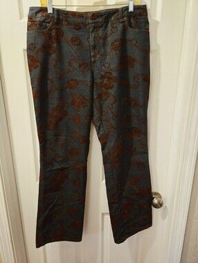Boot Cut Jeans in Dark Gray To Black with Brown Floral Jacquard